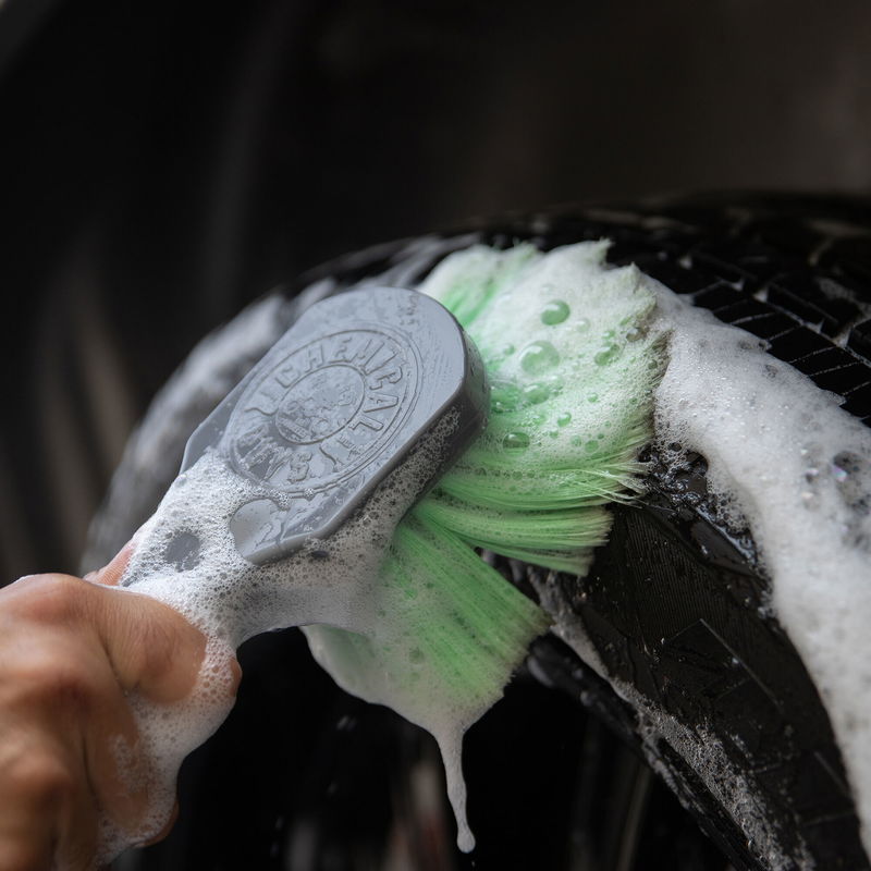 Wheelie all exterior surface and wheel brush