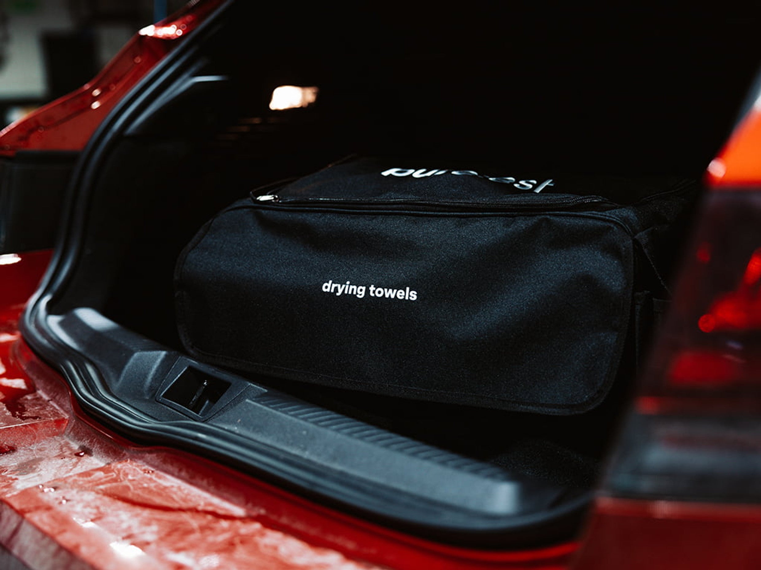 Pureest detailing väska med flera olika fack