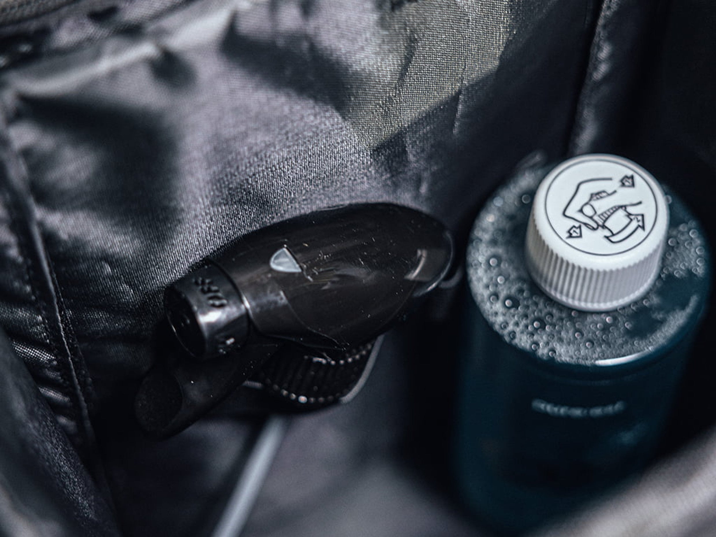 Pureest detailing väska med flera olika fack